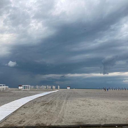 Vega Beach Apartment Mamaia Bagian luar foto