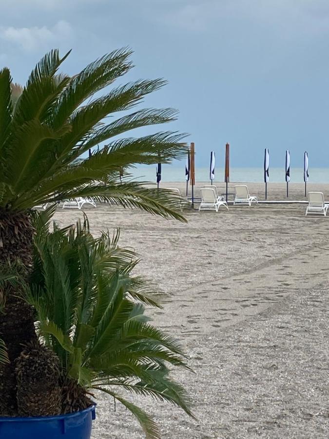Vega Beach Apartment Mamaia Bagian luar foto